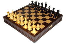 Шахматы средние 36х36 см. Арт. 7501