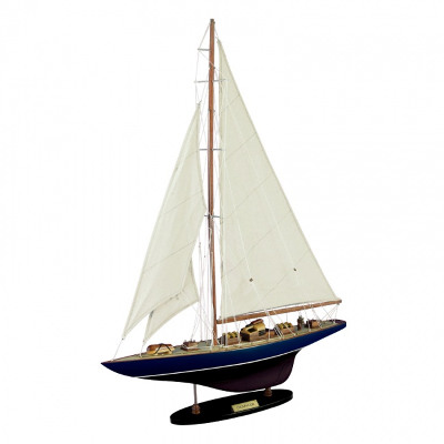 Модель яхты Endeavour