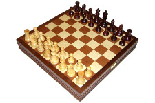 Шахматы средние 36х36 см. Арт. 9507